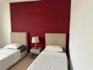 Postel nebo postele na pokoji v ubytování Premium full 2 bedroom apartment