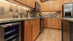 Dapur atau dapur kecil di Slalom Creek 3 Bedroom