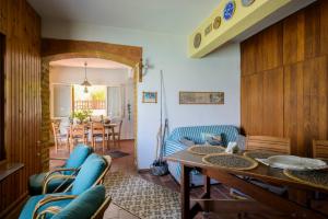 Χώρος καθιστικού στο Nikos Panagiotareas House