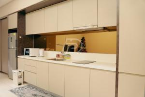 Η κουζίνα ή μικρή κουζίνα στο Dorsett Hartamas KL, Bathtub Smart TV & WiFi