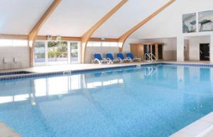 La alberca dentro o cerca de Lake View Lodge