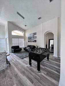 Fotografie z fotogalerie ubytování Relaxing modern 3 br home with HEATED pool v destinaci Palm Coast + 48 fotografií