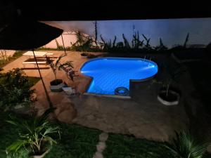 Hồ bơi trong/gần Villa NINA