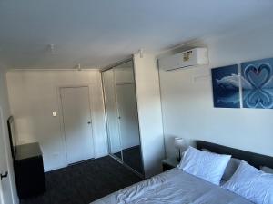 Gambar di galeri bagi Sunrise condo di Tascott +15 gambar