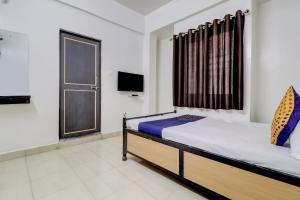 Gallery image of Hotel O Royal Rest Rooms in Mundhwa +43 photos