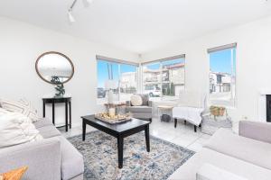 Istumisnurk majutusasutuses Luxury 4Br W Ac, Rooftop Deck & Stunning Ocean Views By Beachview Rentals