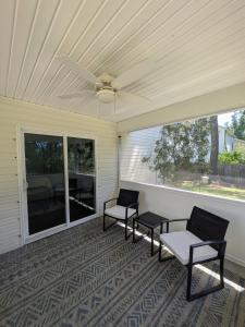 Gambar di galeri bagi Coastal Retreat - close to Downtown Charleston di Johns Island