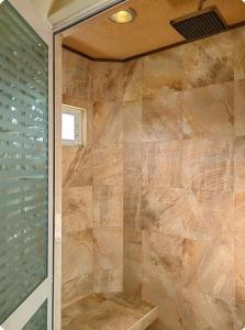 Et badeværelse på Departamentos paraiso de adan1 + 13 billeder