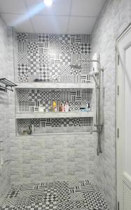 Ένα μπάνιο στο Merit Courtyard Suvarnabhumi House +58 φωτογραφίες