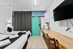 TV a/nebo společenská místnost v ubytování Maryborough City Motel