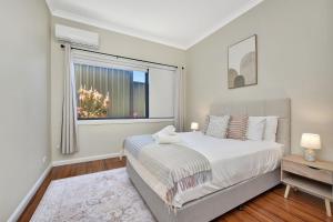 Gallery image of Speers Point Lakeviews on The Esplanade in Warners Bay