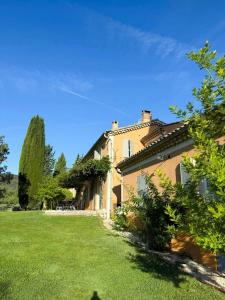 Zahrada ubytování Renovated Provençal Farmhouse Near Aix-En-Provence