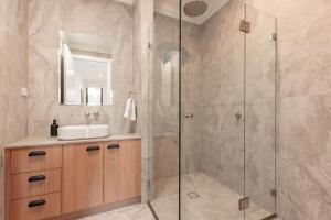 Un baño de The Riverside Wing 20 fotos más