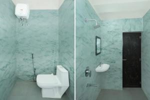 ラーンチーにあるSuper Townhouse Rauniyar City Centre Ratu Roadのバスルーム(トイレ、洗面台付)の写真2枚