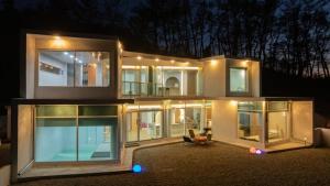 Το κτήριο όπου στεγάζεται  η παραθεριστική κατοικία