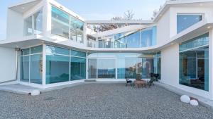 Το κτήριο όπου στεγάζεται  η παραθεριστική κατοικία