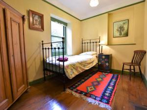 Ένα ή περισσότερα κρεβάτια σε δωμάτιο στο 3 Bed in Polruan PC032