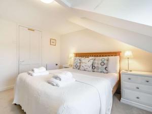 Voodi või voodid majutusasutuse 2 Bed in Fowey 73074 toas