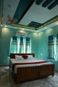 Postel nebo postele na pokoji v ubytování Beautiful Five Bedroom Villa Near Munnar