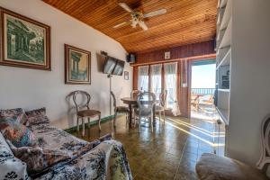 Posezení v ubytování 322 - Crueza de Ma, Relax e Terrazza con vista sul mare di Moneglia