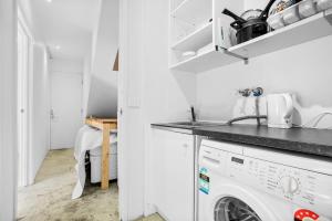 Gallery image of Melb cbd studios- Skyline or Zen garden in Melbourne