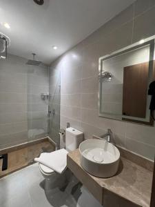 Ένα μπάνιο στο The Museum Of The Pyramids