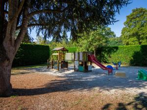 Ο χώρος παιχνιδιού για παιδιά στο Camping Le Jardin de Sully