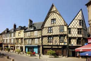 Το κτήριο όπου στεγάζεται  το διαμέρισμα