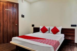 Gallery image of Hotel O Kanha Inn Lodging in Yerandwane +21 photos