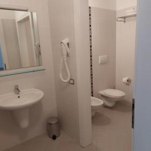 Bilik mandi di Villa Treccani Apartments +100 gambar