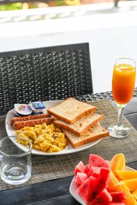 Comida en la casa de huéspedes o alrededores