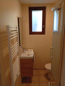 Ένα μπάνιο στο Chambre dans un gîte de Château de l'Estang