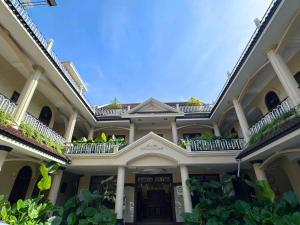 Το κτήριο όπου στεγάζεται  το ξενοδοχείο +58 φωτογραφίες