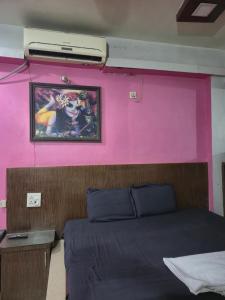 Χώρος καθιστικού στο BTQ yogeshwar dham