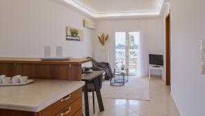 Μια τηλεόραση ή/και κέντρο ψυχαγωγίας στο Perdika Residences