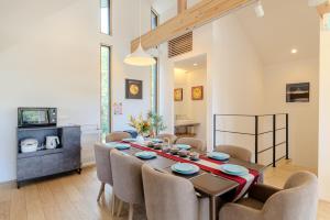 Μια τηλεόραση ή/και κέντρο ψυχαγωγίας στο Hakuba Villa Subaru