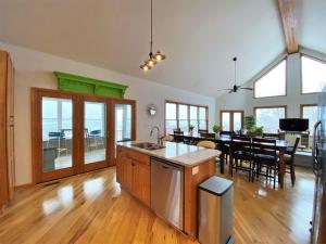 Gallery image of Mackinac Palace in Saint Ignace