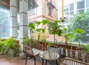 Un jardín fuera de Sereno Westlake Homestay