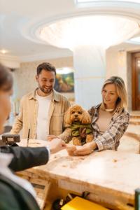 Επισκέπτες που μένουν στο Eurohotel