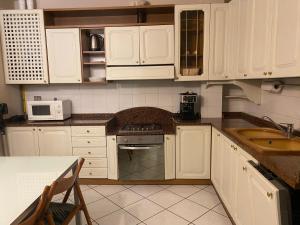 Η κουζίνα ή μικρή κουζίνα στο Appartamento Girasoli in Franciacorta