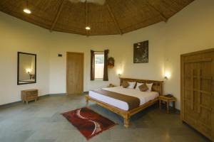 Krevet ili kreveti u jedinici u okviru objekta The Jawai Vanya Bagh Resort By Lavender Hotels