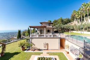 Galeriebild der Unterkunft Luxury Villa Forte dei Marmi I Gym & View in Strettoia