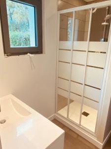 Et badeværelse på O Saule -Villa en campagne + 17 billeder