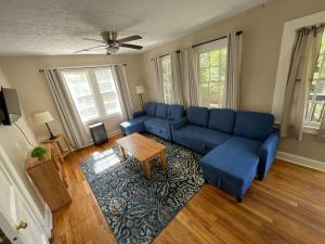 Posezení v ubytování Midtown Magic- Back Unit- 10mins to Downtown