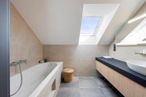 Koupelna v ubytování Roubenka Lipno + 27 fotografií