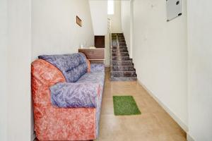 Et opholdsområde på Hotel O by OYO RISHI RESIDENCY