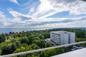 a view of the water from the balcony of a building at Sommerliebe in Hansaland