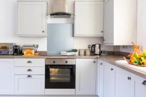 Køkken eller tekøkken på Welton View Coastal Escape