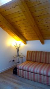 Χώρος καθιστικού στο Adda River Tower Room