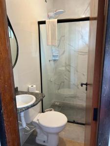 Ένα μπάνιο στο Residencial da Ju - Apto 02